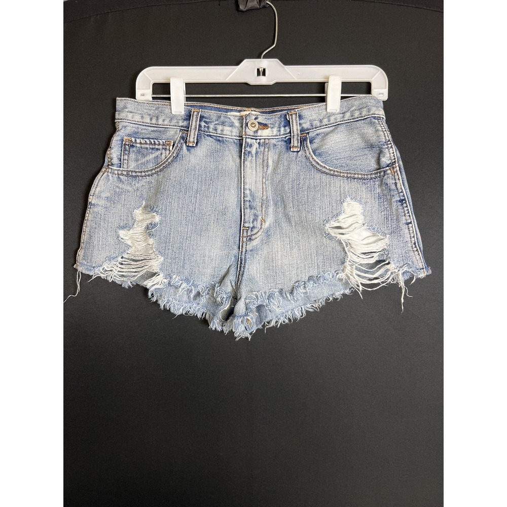 Hollister Ultra High Rise Mom Shorts Size 9 W29 3"‎ Inseam Light Wash